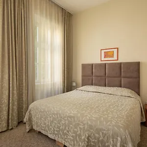 Mamaison Izabella 4* בודפשט